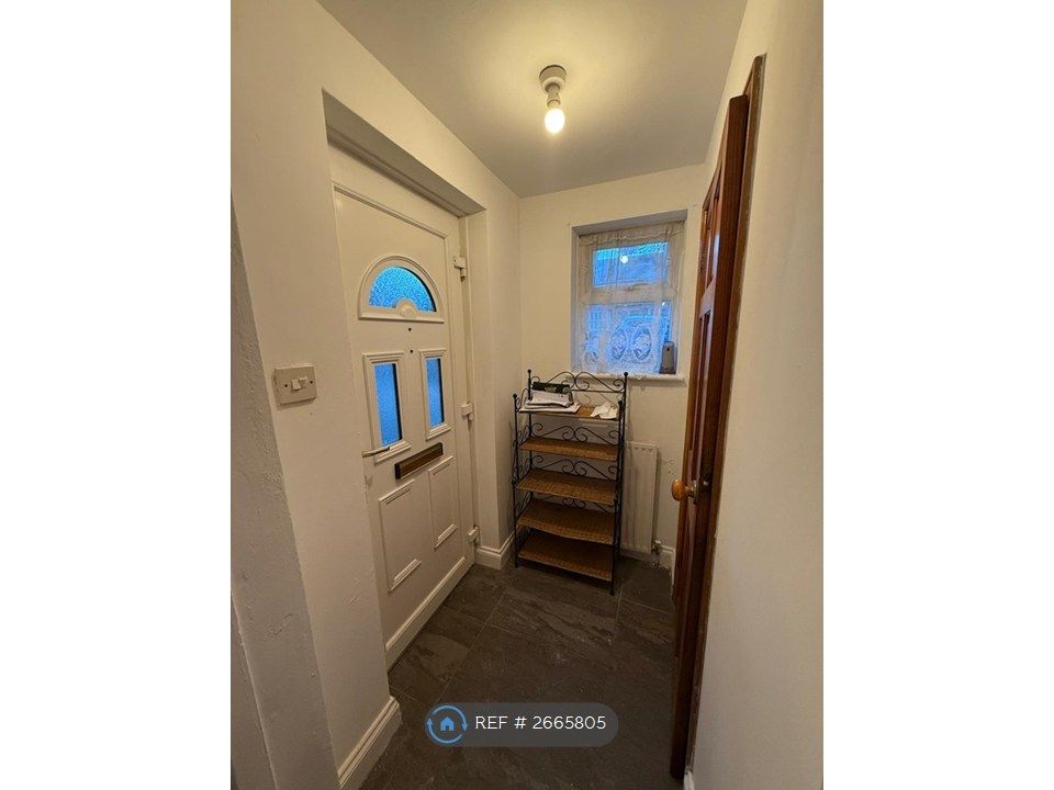 Property photo 2 of 28