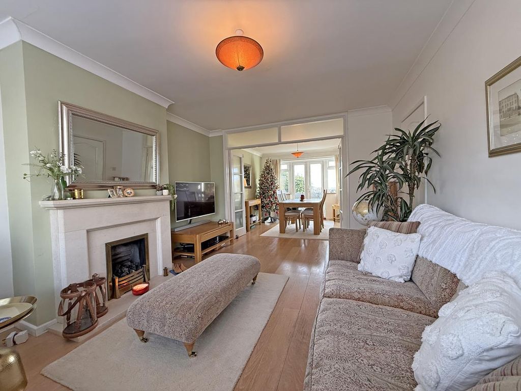 Property photo 2 of 28 Southwell Road 41 - Lounge Front.Jpg