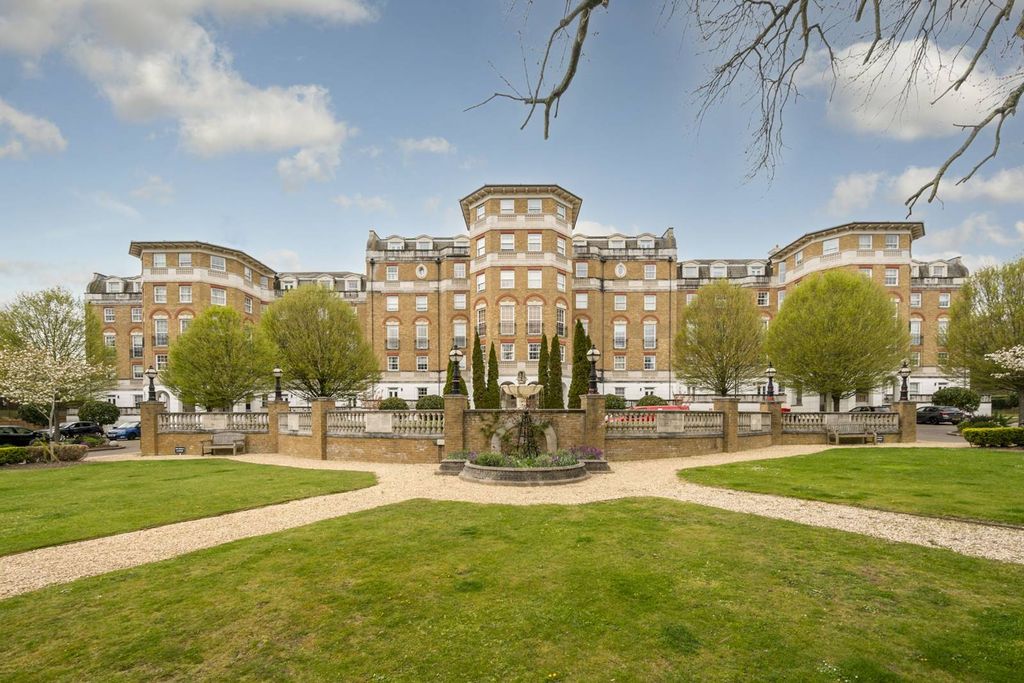 Property photo 2 of 12