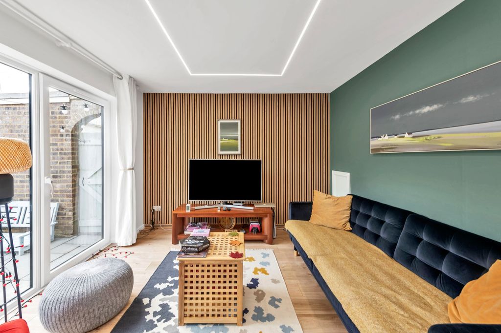 Property photo 3 of 15