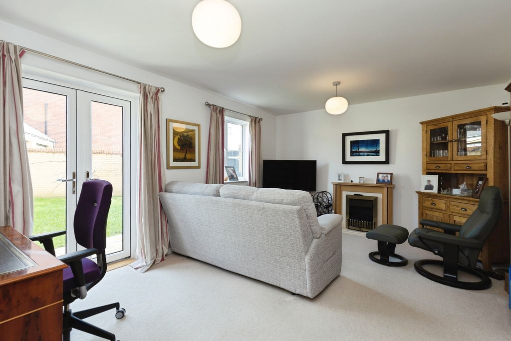 Property photo 2 of 19 Pbox-Img.Jpg