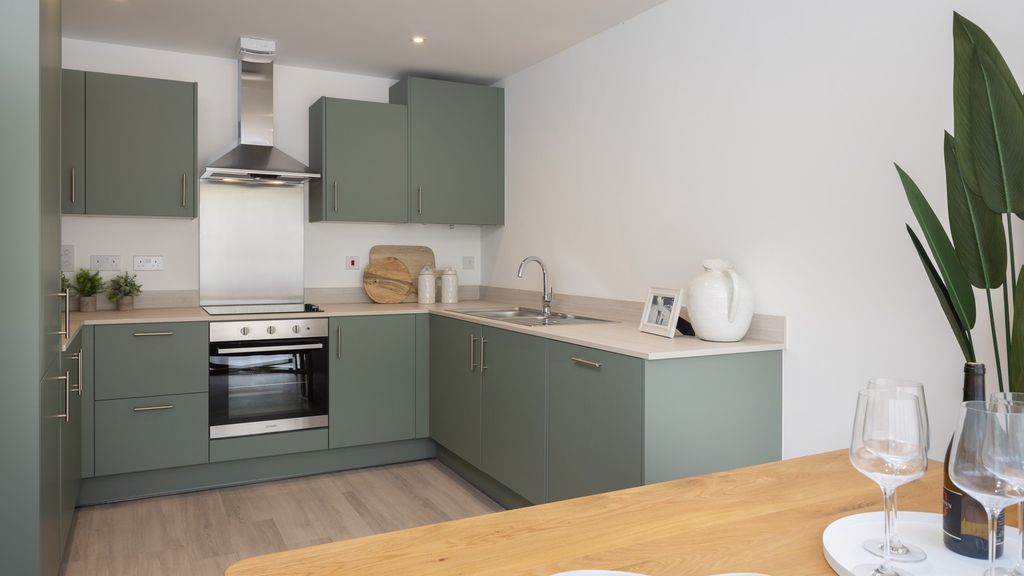 Property photo 2 of 12 Rosebrook, Hambrook