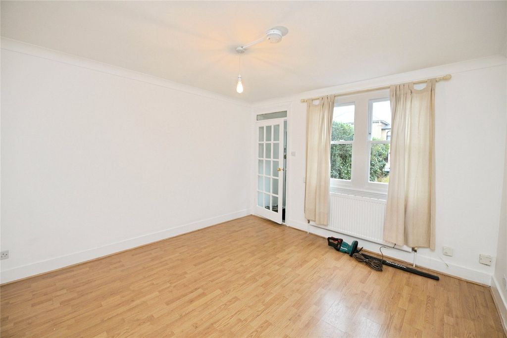 Property photo 3 of 27 Picture No. 20