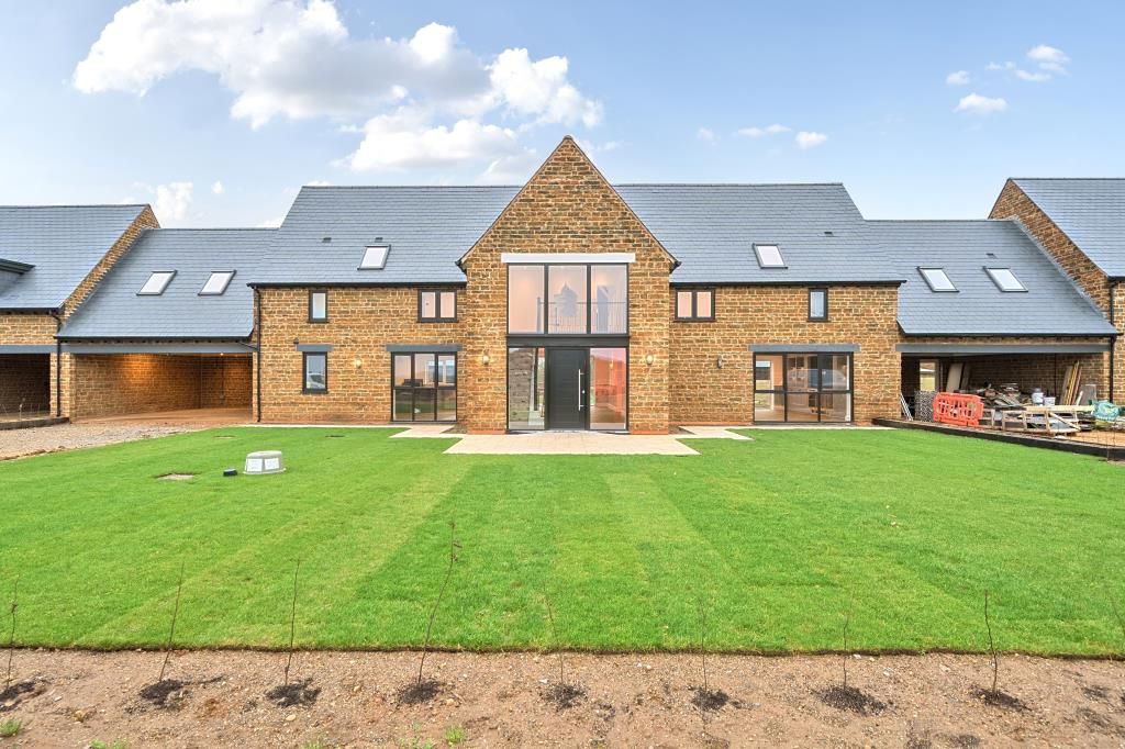 Property photo 2 of 39 Front Aspect And Garden