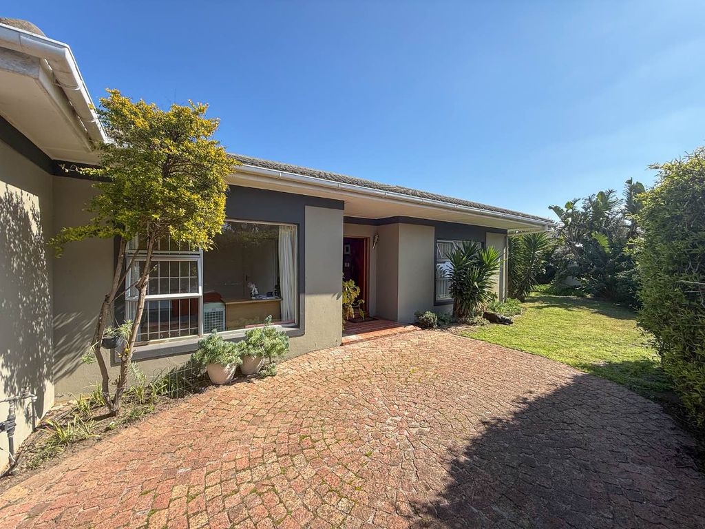 Property photo 2 of 27