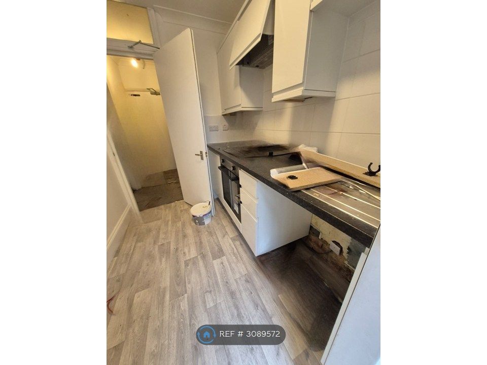 Property photo 2 of 11 Galley Kitchen