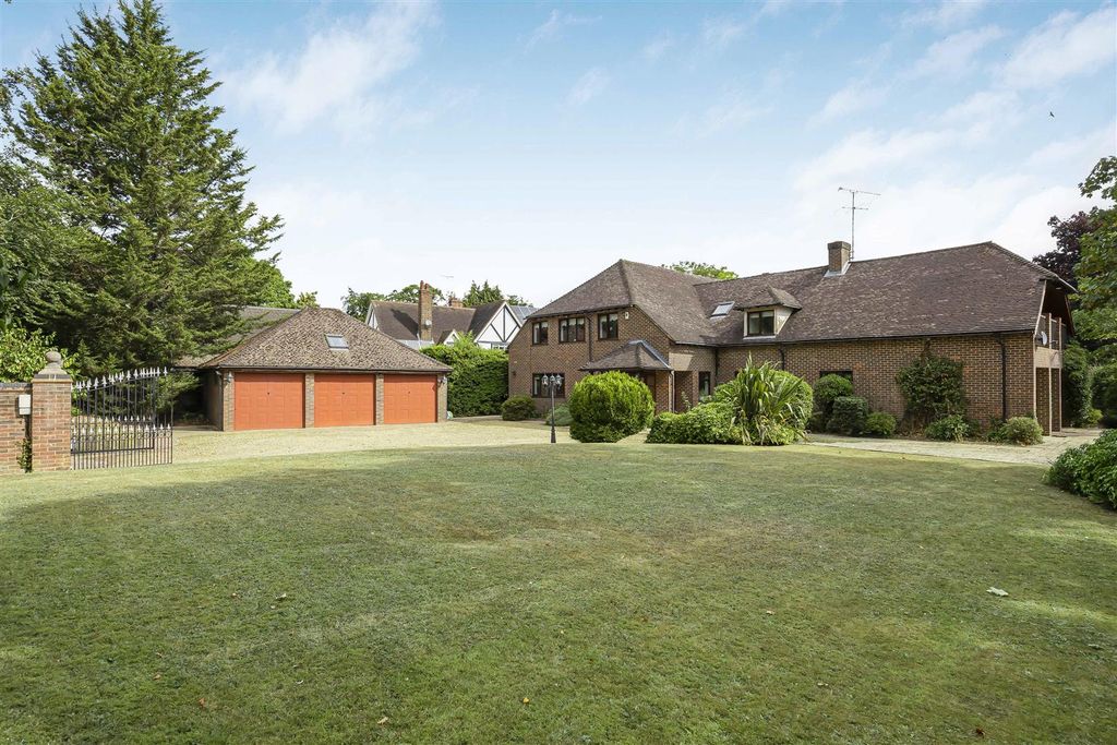 Property photo 1 of 18