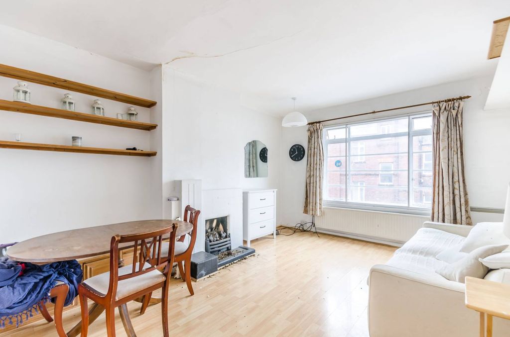Property photo 2 of 5