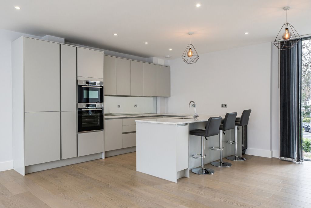 Property photo 3 of 14 1436021-12-69c2Ad...