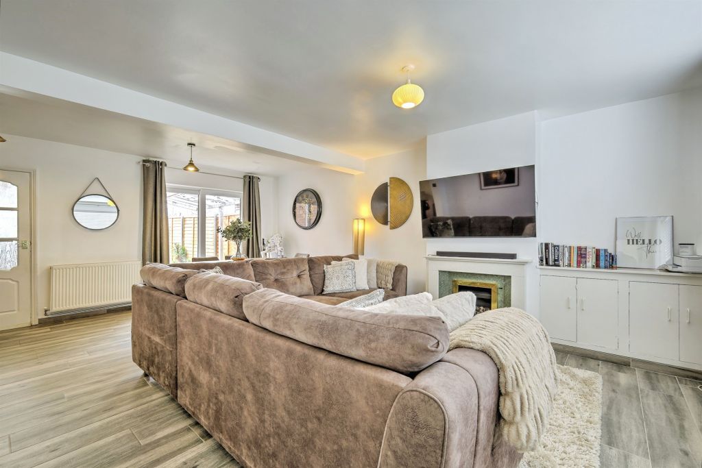 Property photo 3 of 21