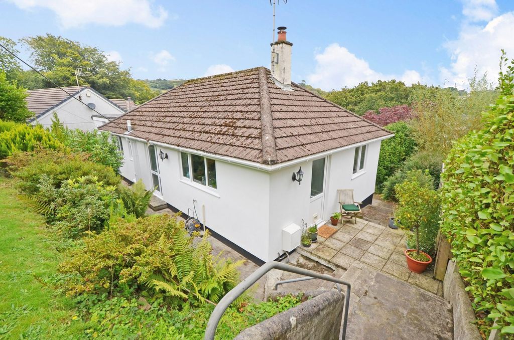 Property photo 1 of 29 Photo 8