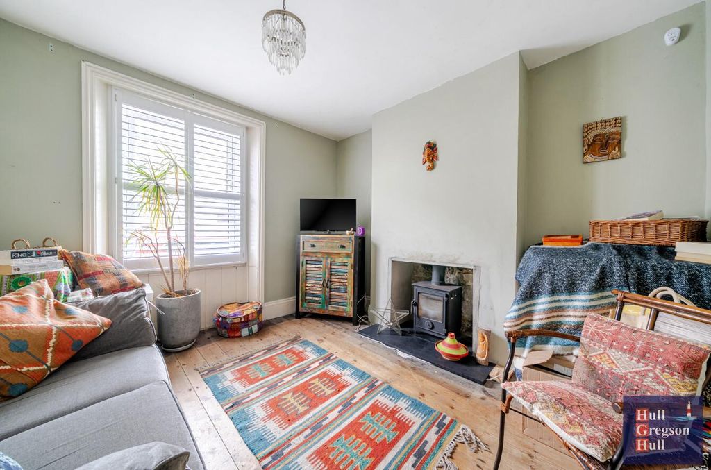Property photo 2 of 22 9F0Eea99-014B-40Ef-Adcc-5F84A82Aa1d0.Jpg