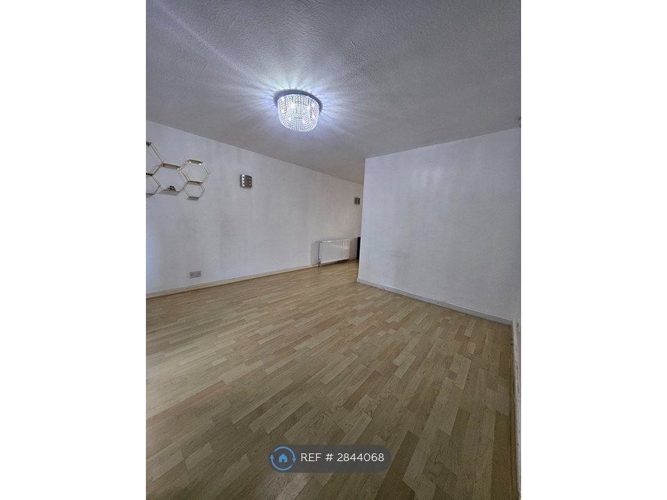 Property photo 2 of 18 Living Room