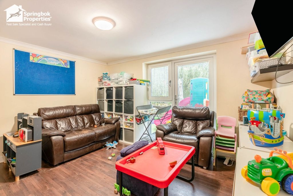 Property photo 3 of 21 2