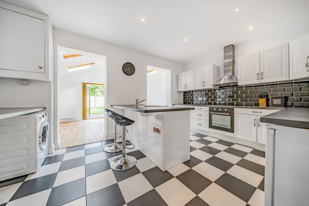 Property photo 2 of 12 Picture No. 02