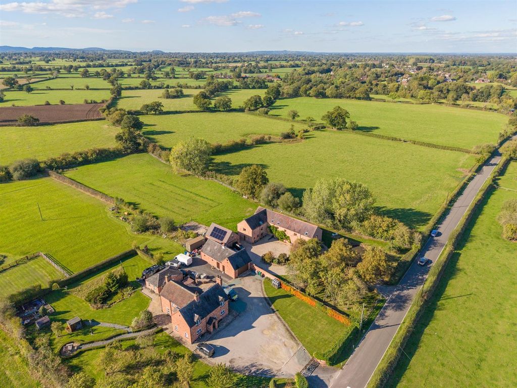 Property photo 2 of 31 Woodsorrelbarn-38.Jpg