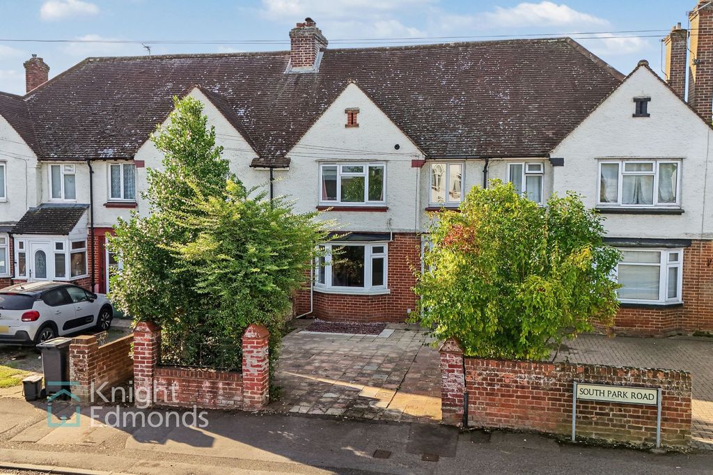 Property photo 1 of 13 Extrior