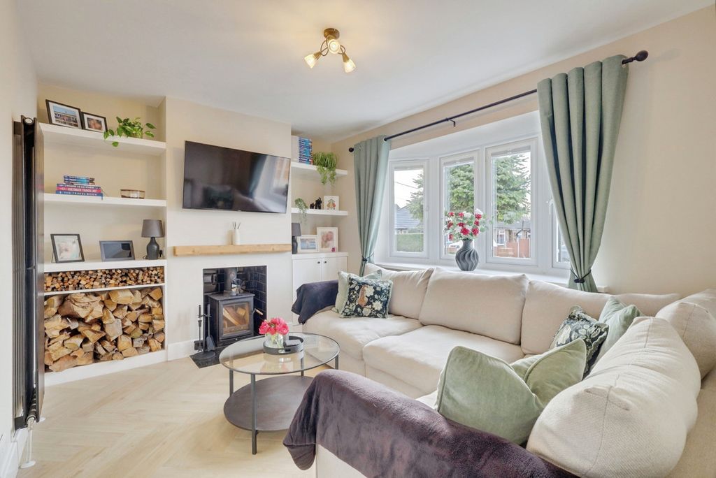 Property photo 3 of 39