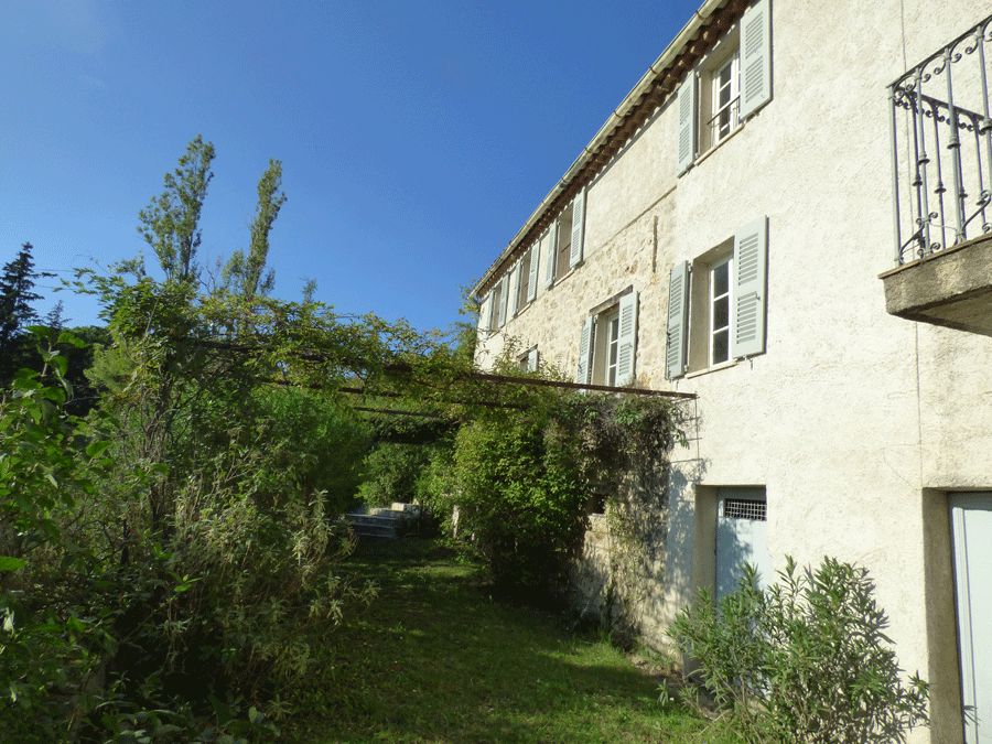 Property photo 1 of 32
