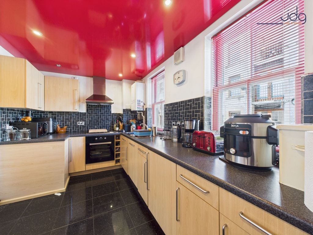 Property photo 3 of 15 Kitchen Diner