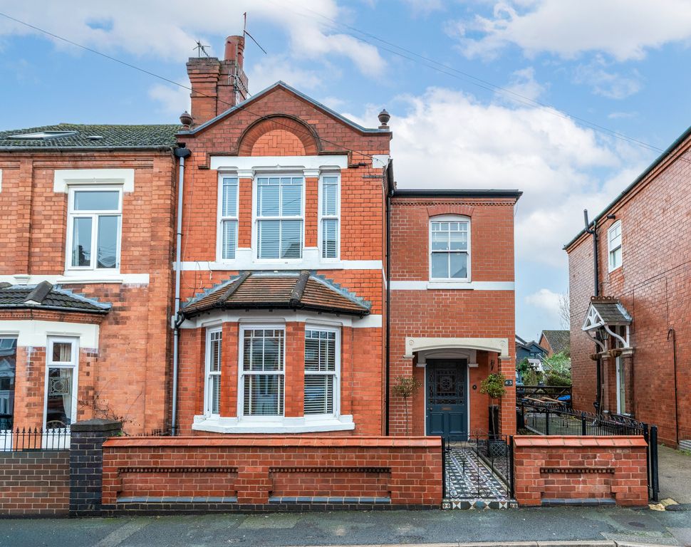 Property photo 1 of 18