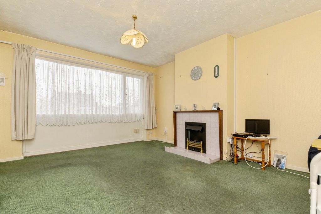 Property photo 2 of 14 Living Room