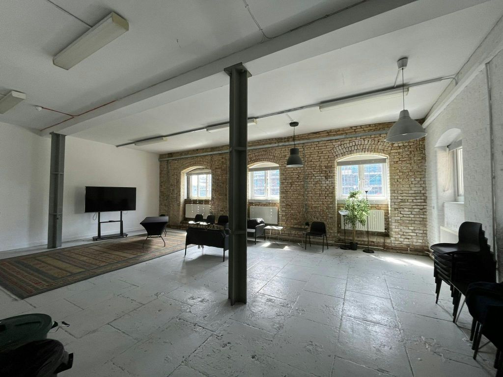 Property photo 2 of 6 A448B6E8-Cbf4-458d-A872-B08c95Cebc88.Jpg
