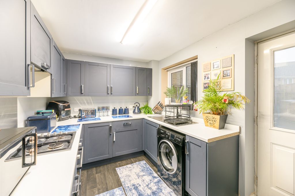 Property photo 2 of 23 03