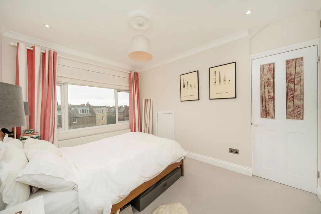 Property photo 3 of 7