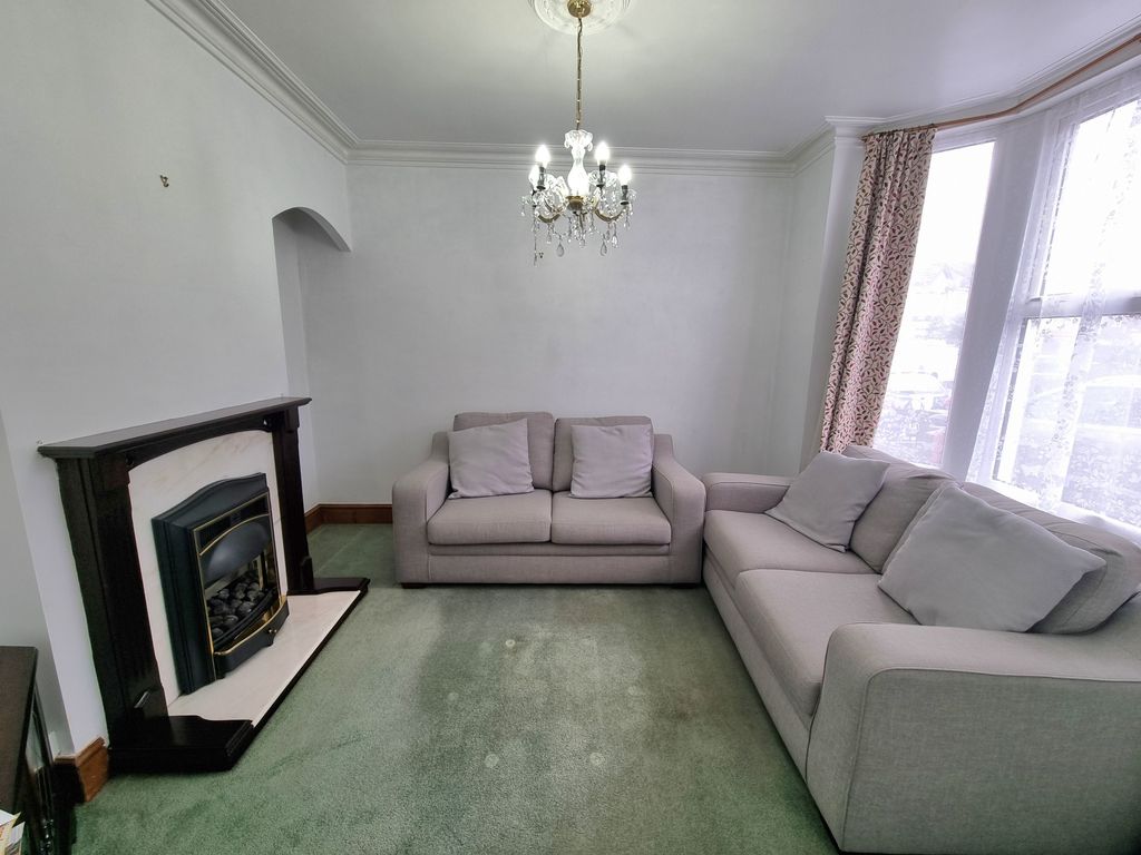 Property photo 2 of 9