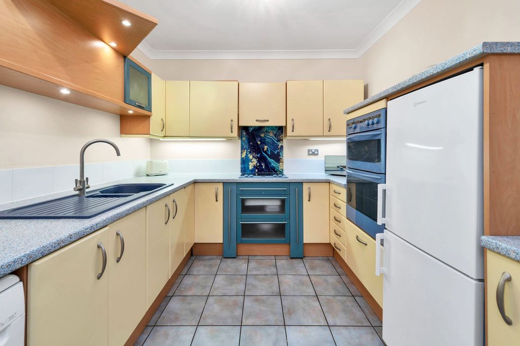 Property photo 2 of 12