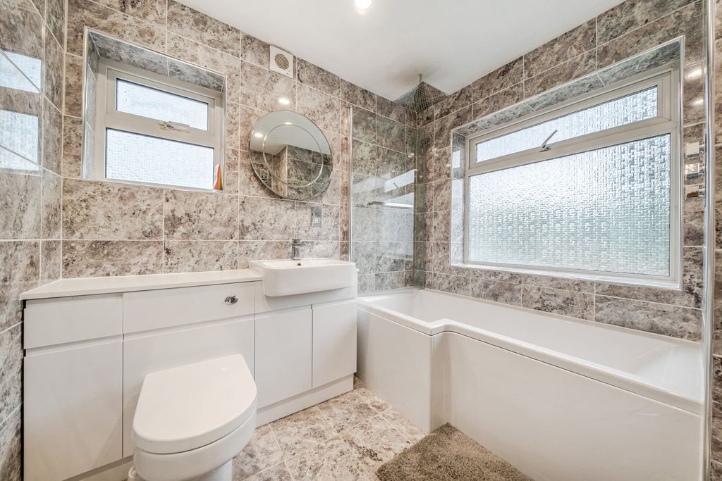 Property photo 3 of 18 1476801-17-6A26B0...