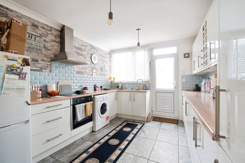 Property photo 3 of 15