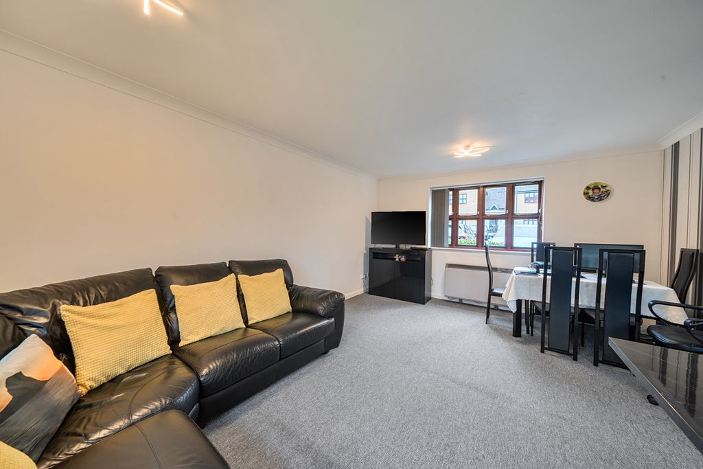 Property photo 3 of 20 1415240-14-6995De...