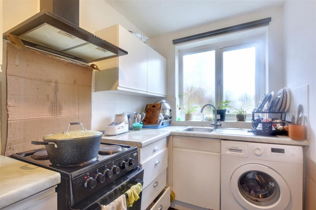 Property photo 2 of 8 2. Kitchen_1.Jpg