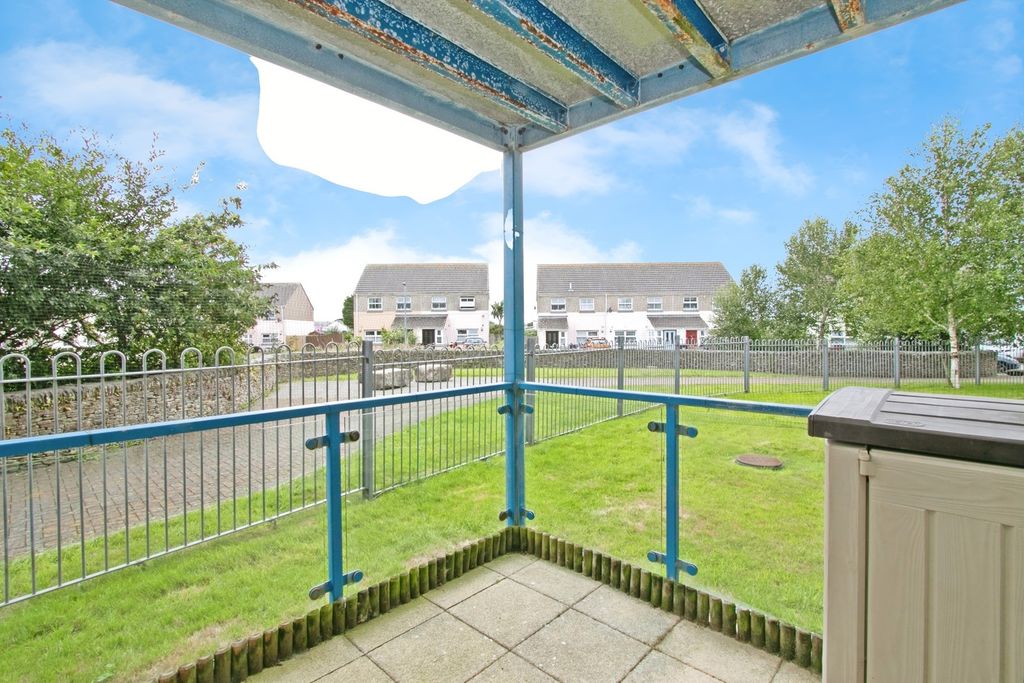 Property photo 2 of 17 Photo