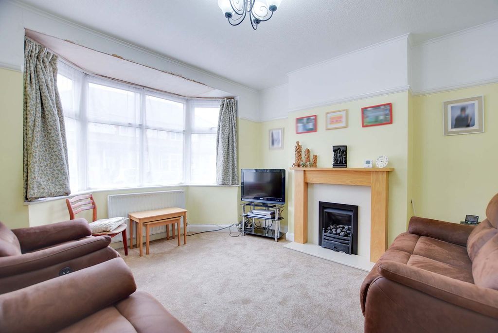 Property photo 3 of 14