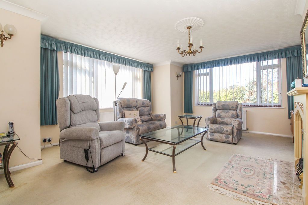 Property photo 2 of 20 Sitting Room