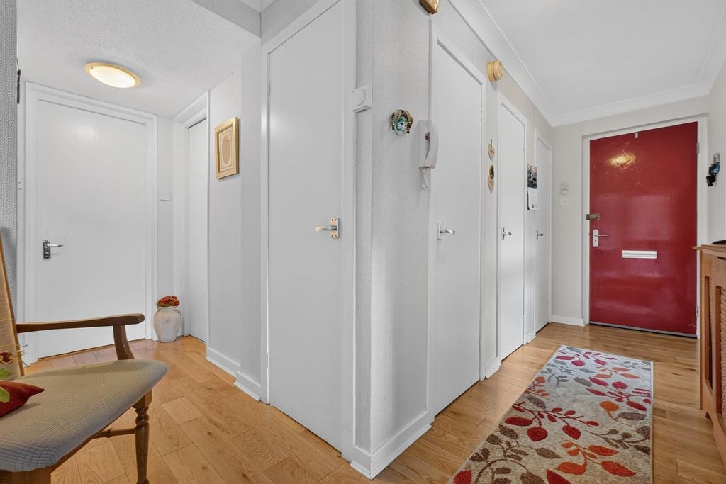 Property photo 3 of 15 3_12 Anthony Court, Largs (3).Jpg