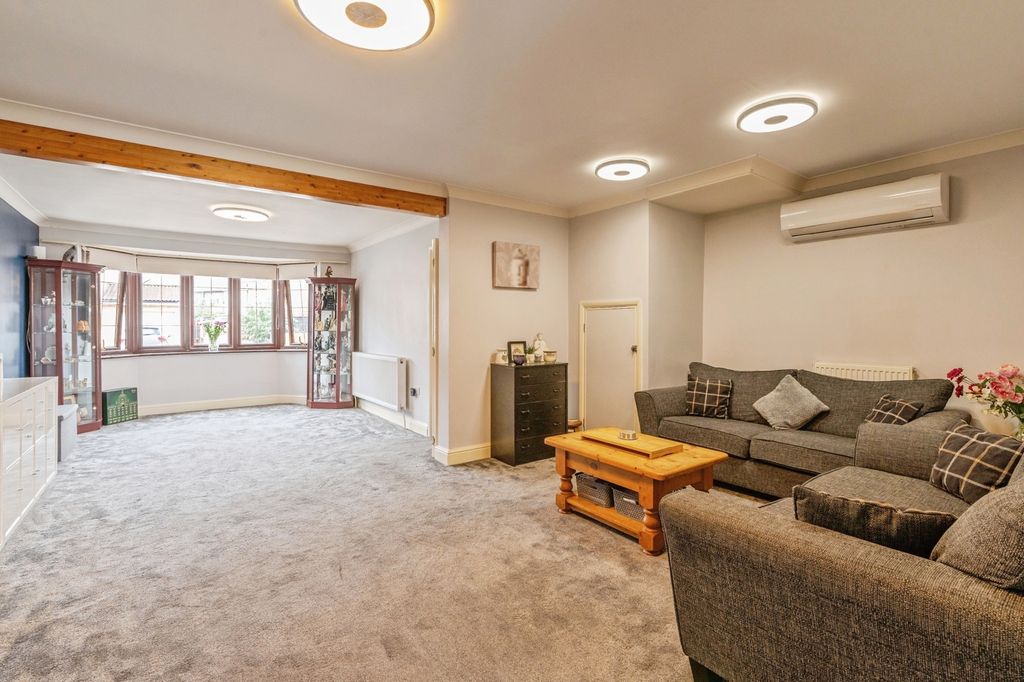 Property photo 2 of 28 Pbox-Img.Jpg