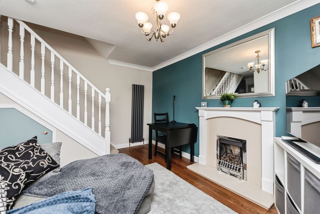 Property photo 3 of 9