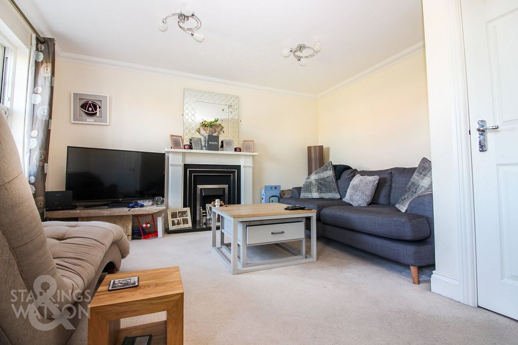 Property photo 2 of 14