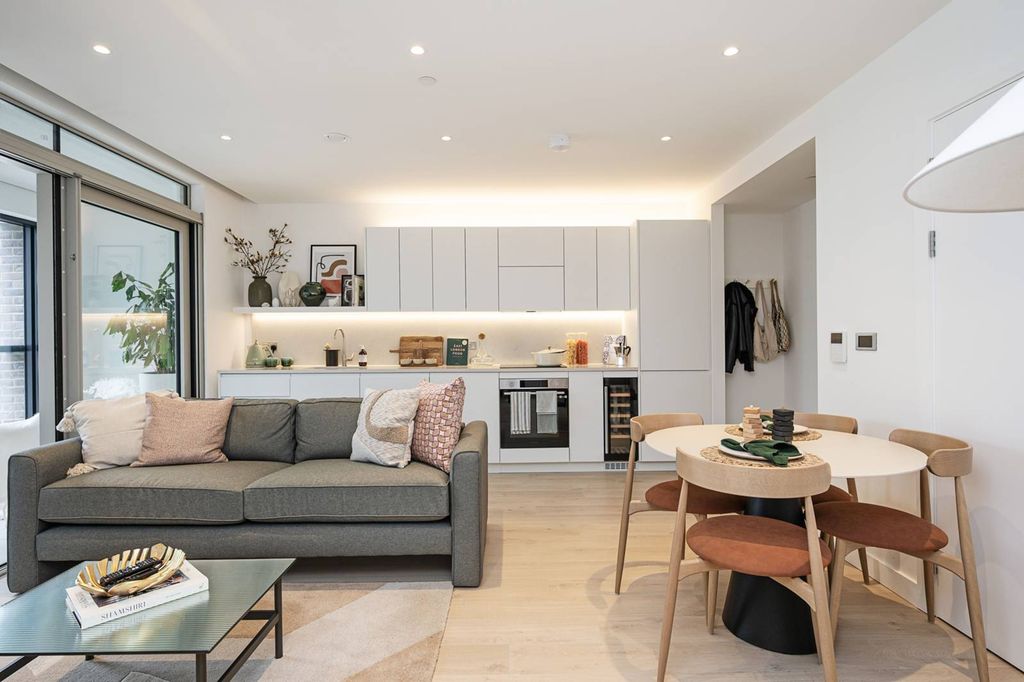 Property photo 1 of 22