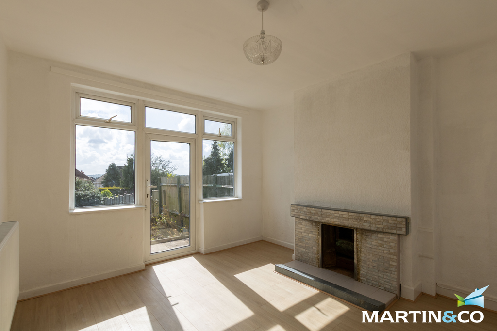 Property photo 3 of 11 Picture2