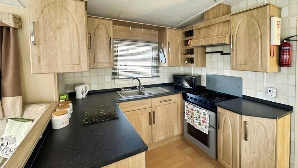 Property photo 2 of 11 Picture No. 13