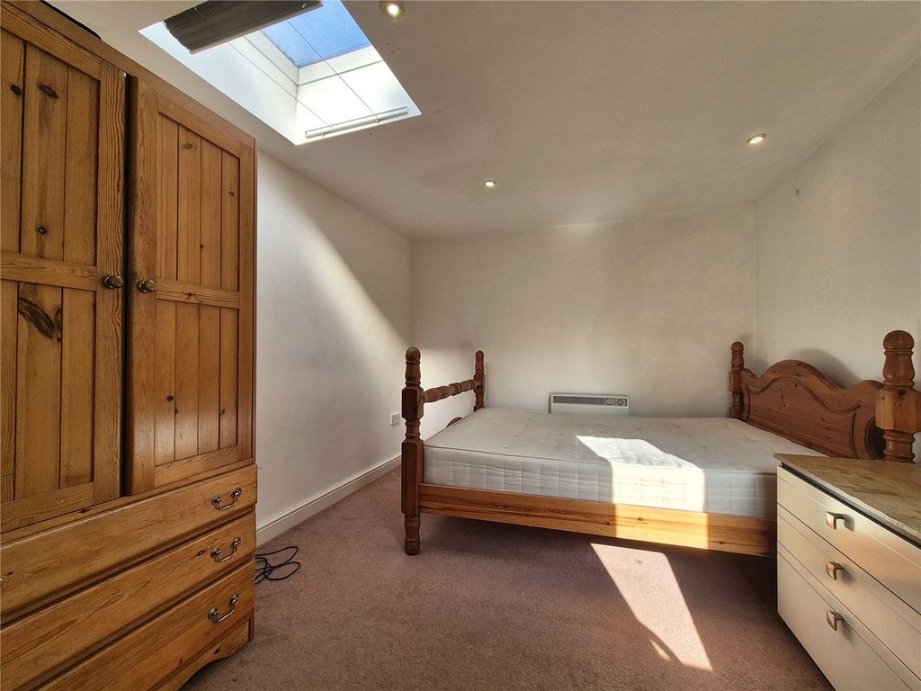 Property photo 2 of 6 Picture No. 02