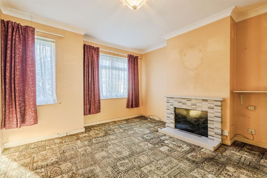 Property photo 2 of 25