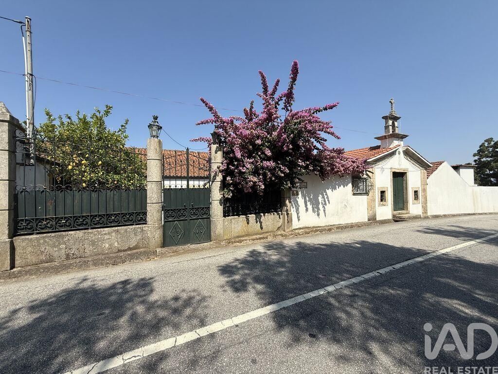 Property photo 2 of 27