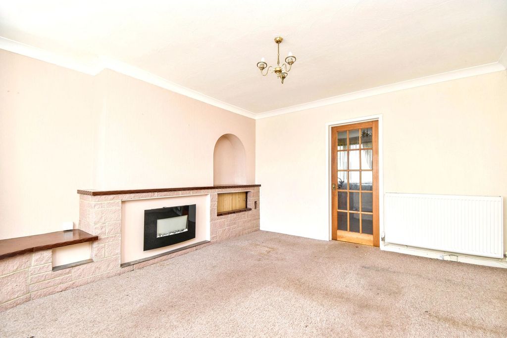 Property photo 3 of 8 Lounge Angle 2