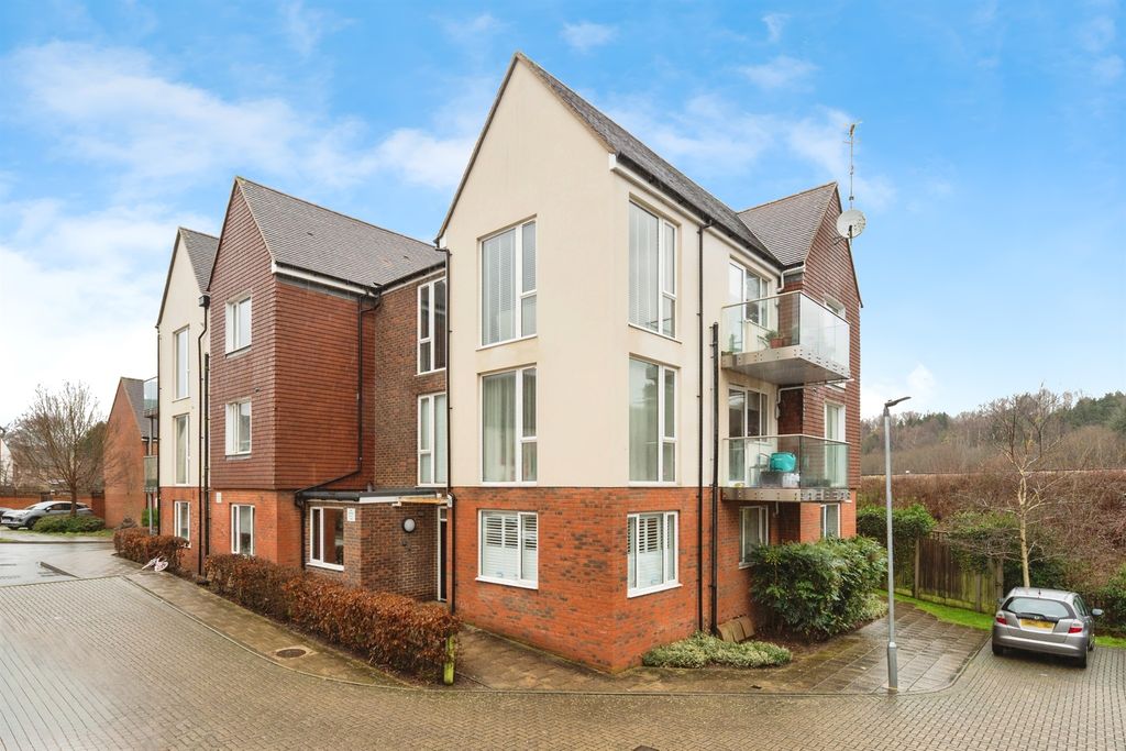 Property photo 1 of 18